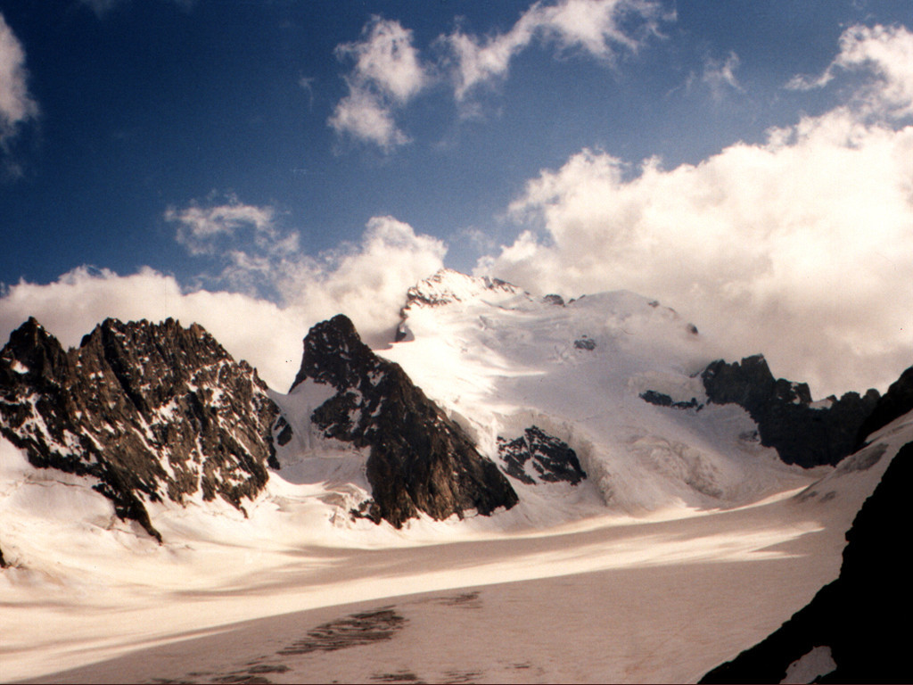 Vue sur le Dôme des Ecrins