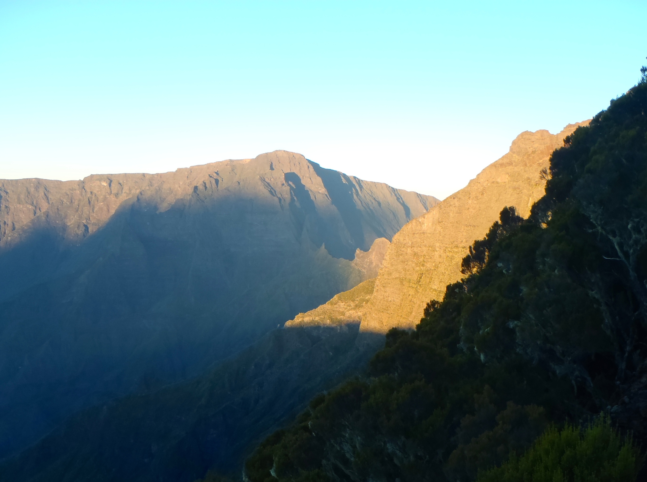 Piton des Neiges en boucle voie normale depuis Cilaos (le Bloc