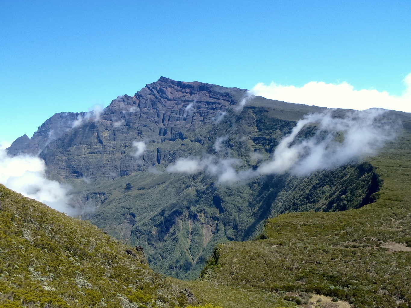 Piton des Neiges en boucle voie normale depuis Cilaos (le Bloc) Coteau Kerveguen (Sommet de l